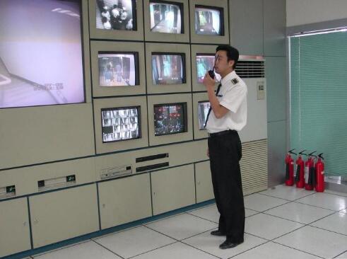 無線電掃盲貼：人們常說的U/V段是什么？